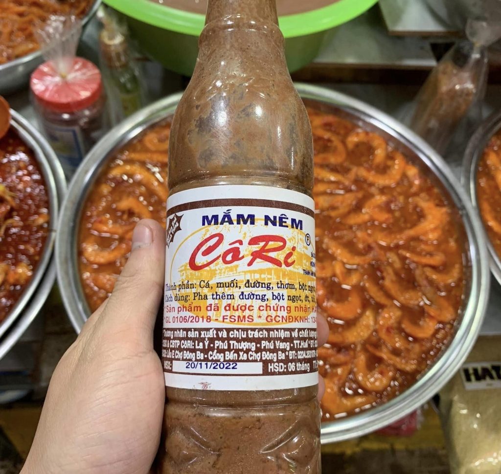 Chai mắm nêm cô ri